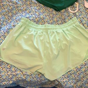 Lululemon hotty hot 2.5 shorts